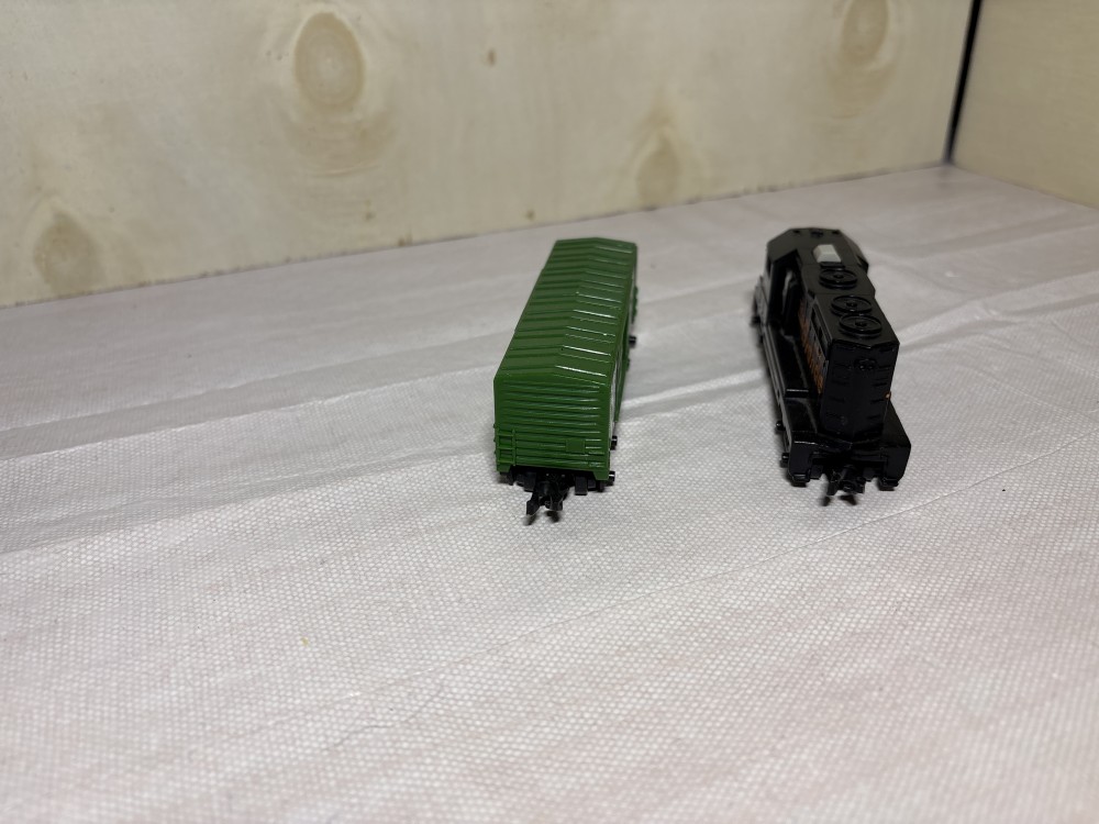 1983 Hot Wheels Rio Grande Locomotive and Burlington Northern Rail Car - Preowned As Is