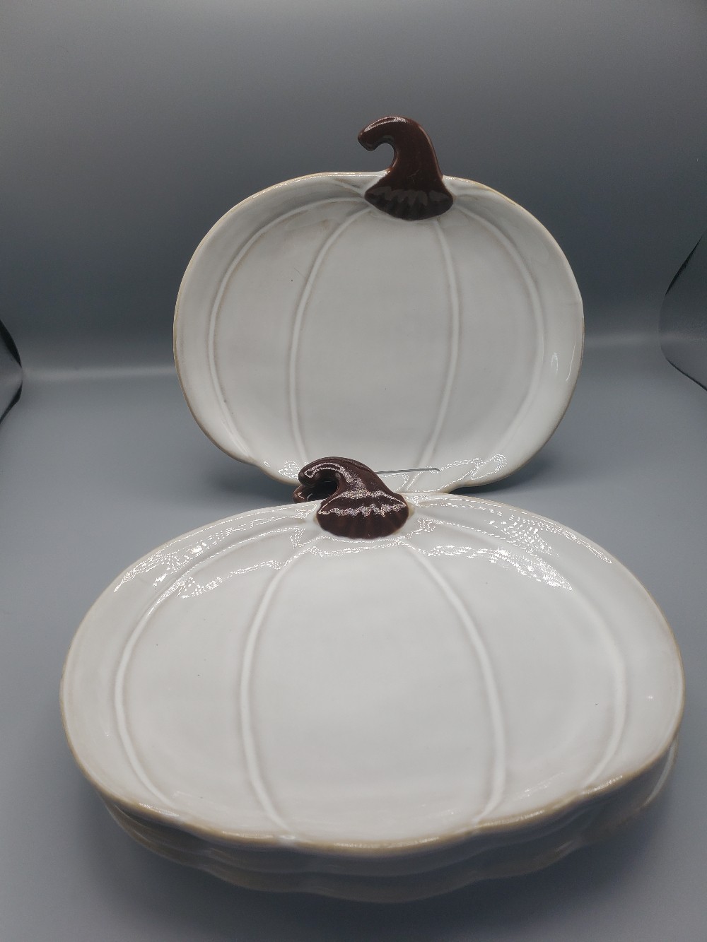 Crofton Set of Four White Harvest Pumpkin Ceramic Plates