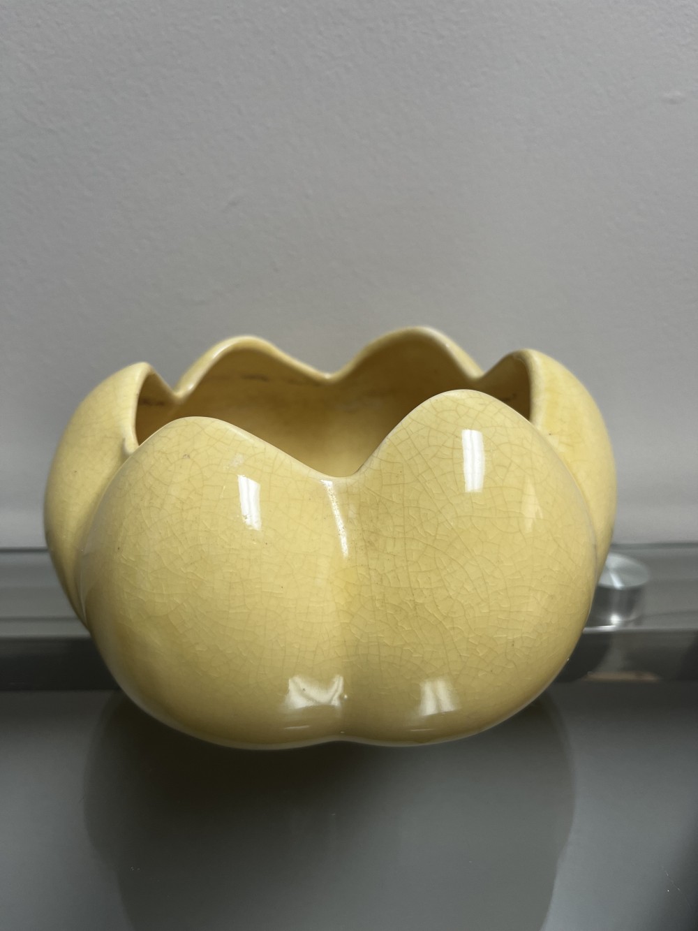 Vtg yellow pottery tulip planter