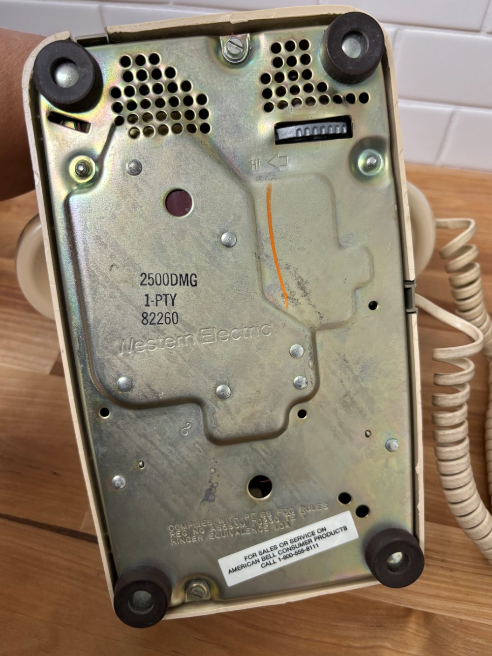 Telephone Western Electric 2500DMG Beige Touch-Tone Desk Telephone Bell System 1982