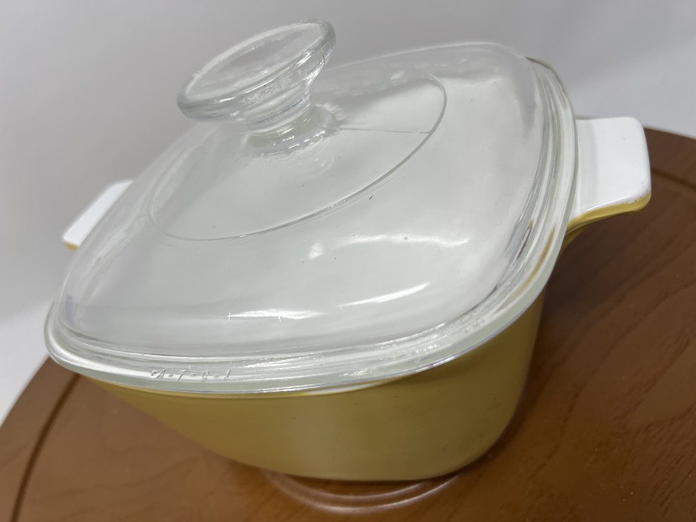 Vtg Corning Ware Covered Casserole w/lid