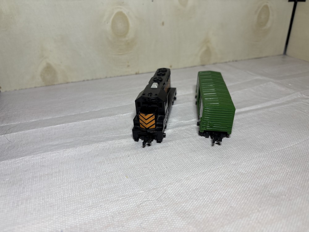 1983 Hot Wheels Rio Grande Locomotive and Burlington Northern Rail Car - Preowned As Is