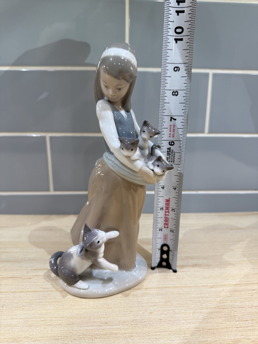 Lladro 1309 Following Cats