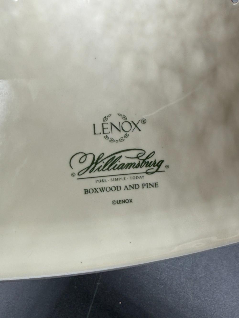 Vintage Lenox Colonial Williamsburg Boxwood & Pine Porcelain Candle Lamp