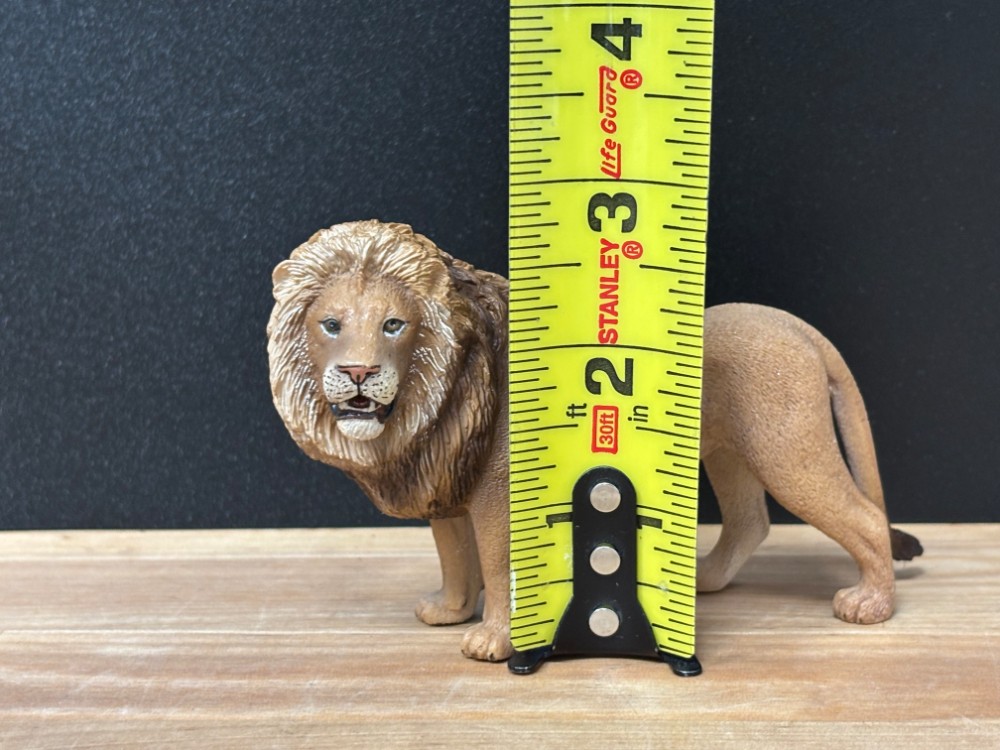 Schleich Male Lion Figurine 2007 Retired 14373 African Wildlife Animal