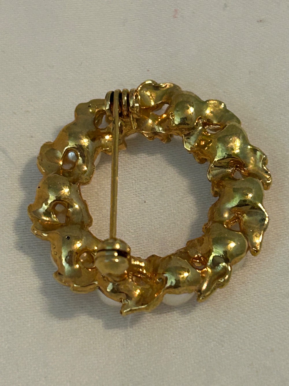 VTG Faux Pearl Wreath Brooch