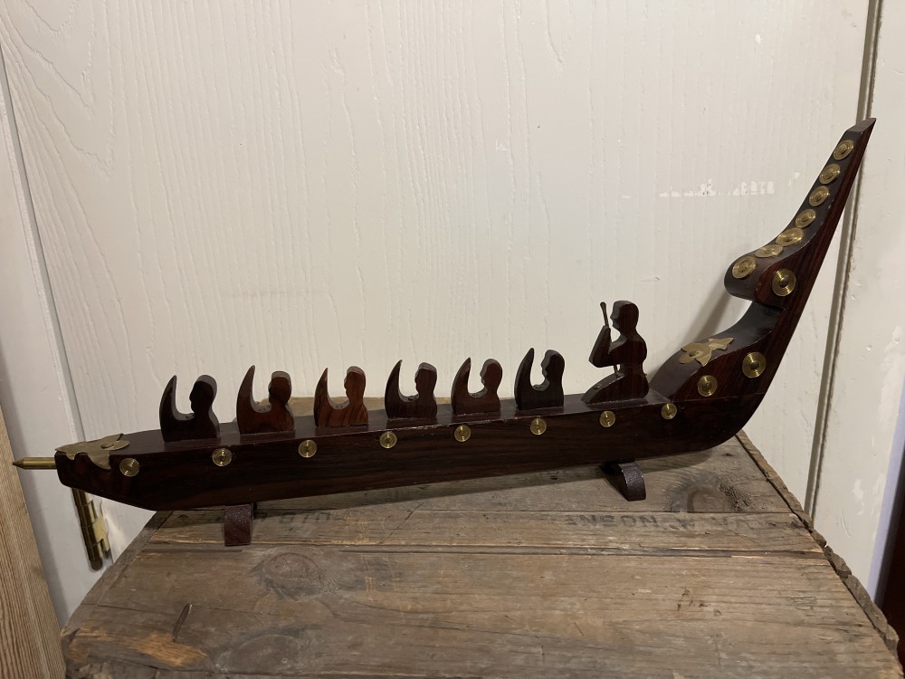 Vtg carved Chundan Vallam boat