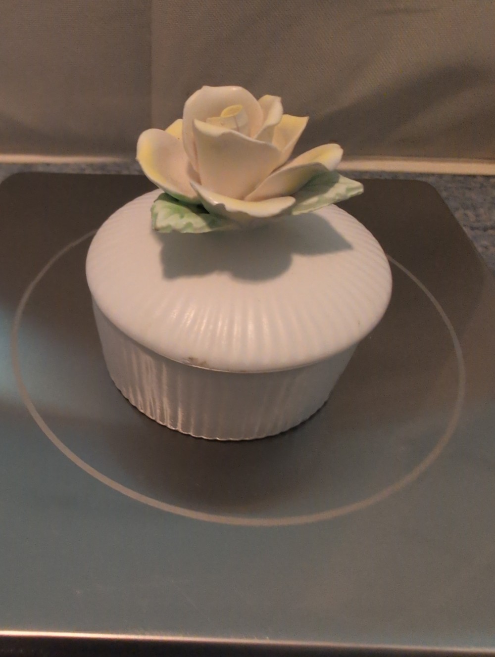 Fitz & Floyd 1982 yellow rose trinket box