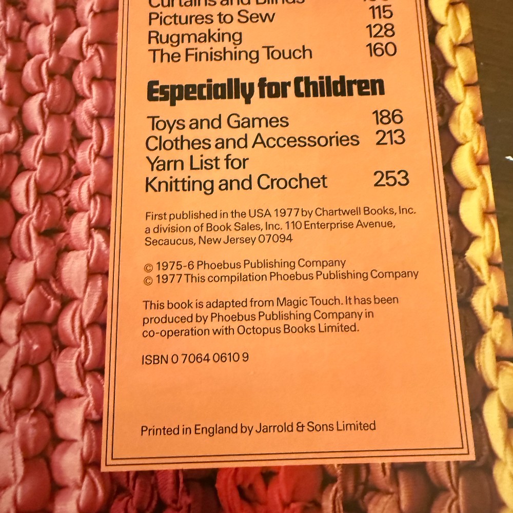 Home Handicrafts Chartwell Books 1977 Hardcover, Tan and Navy