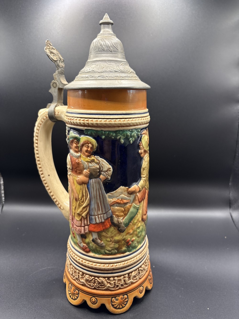 German Style Relief Beer Stein With Hinged Lid 1/2 L ~11.5 in H