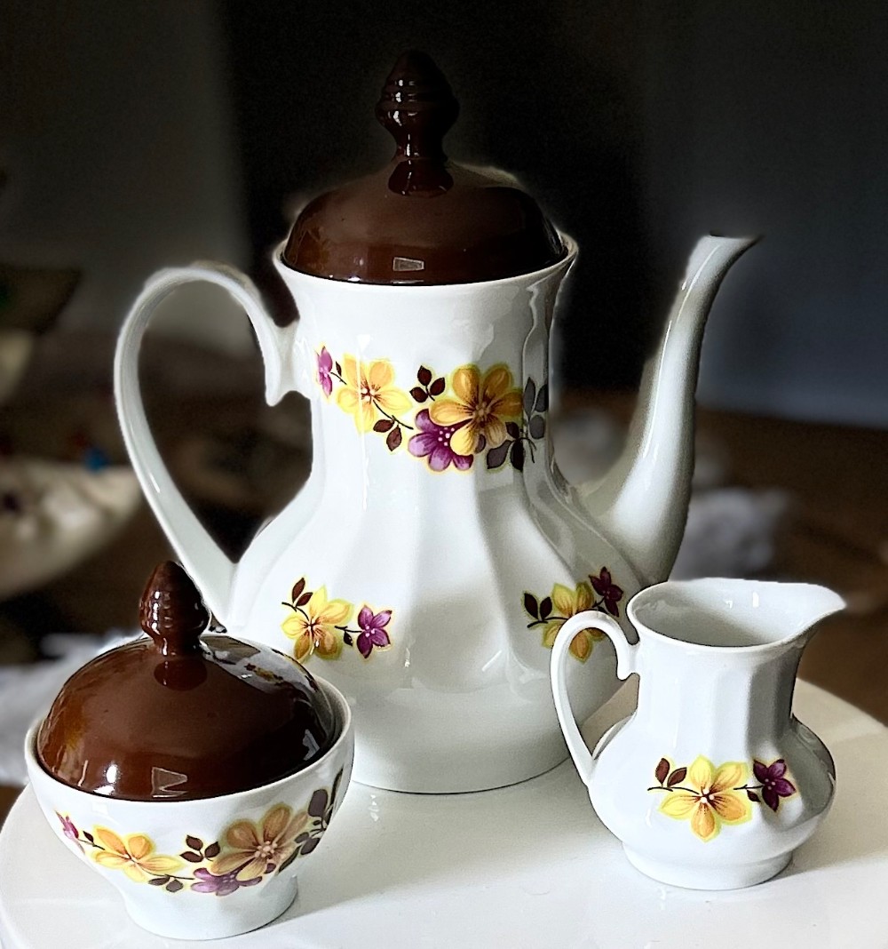 VTG Tea Set: Bavaria Creidlitz Porcelain Coffee/Tea Pot Cream/Sugar Set 1970s