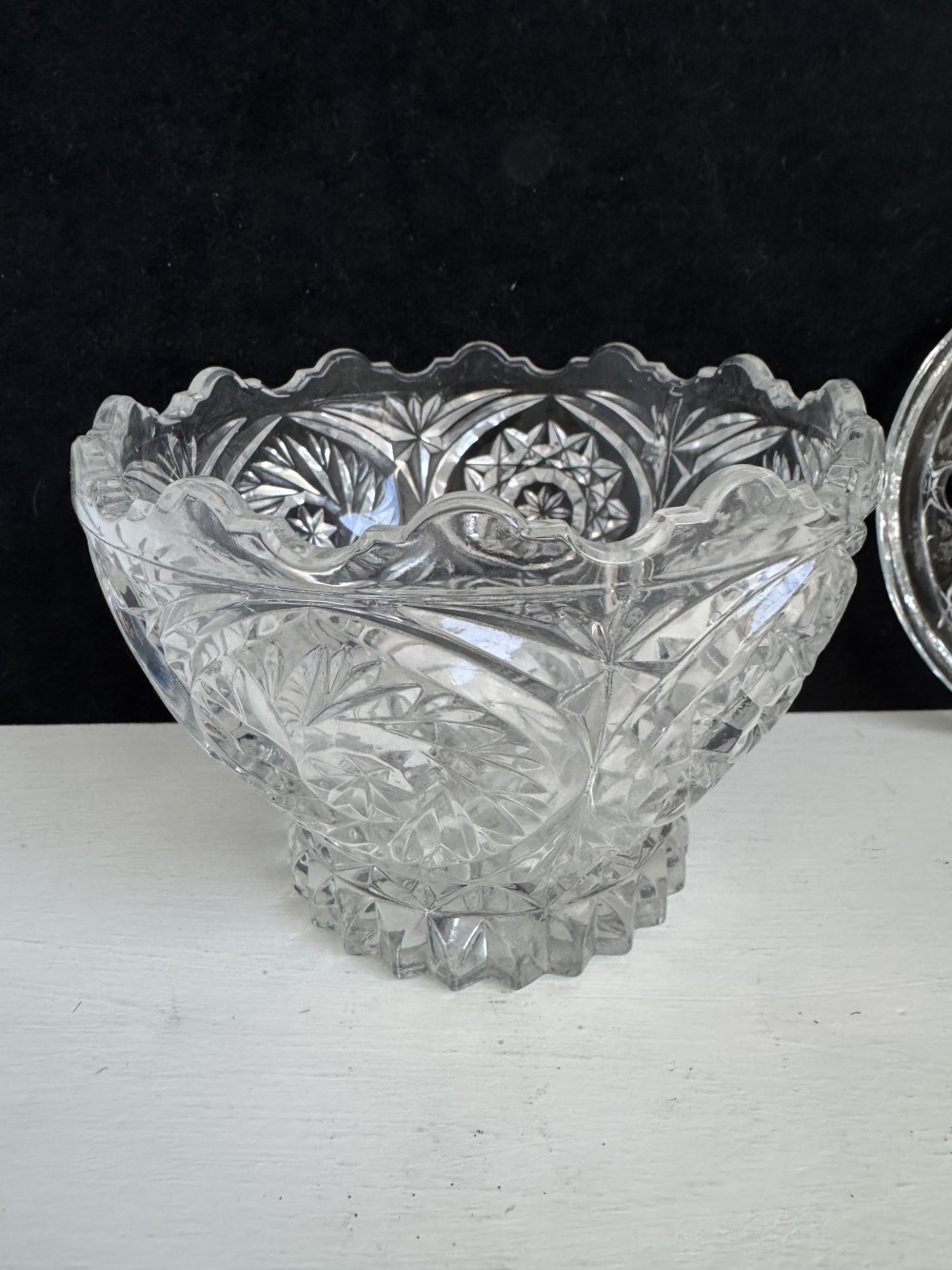 CRYSTAL BOWL & GLASS FLOWER FROG