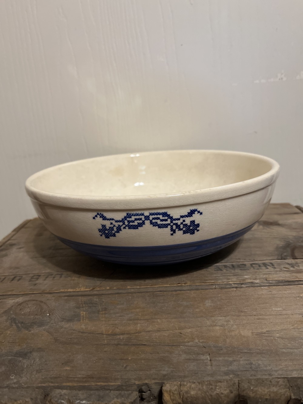 1930s Universal Cambridge bowl