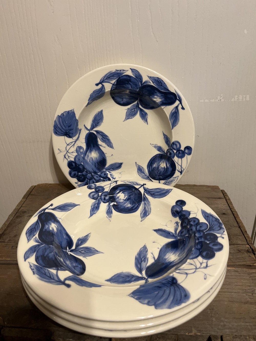 Pier 1 “Melinda” rimmed soup bowl as is