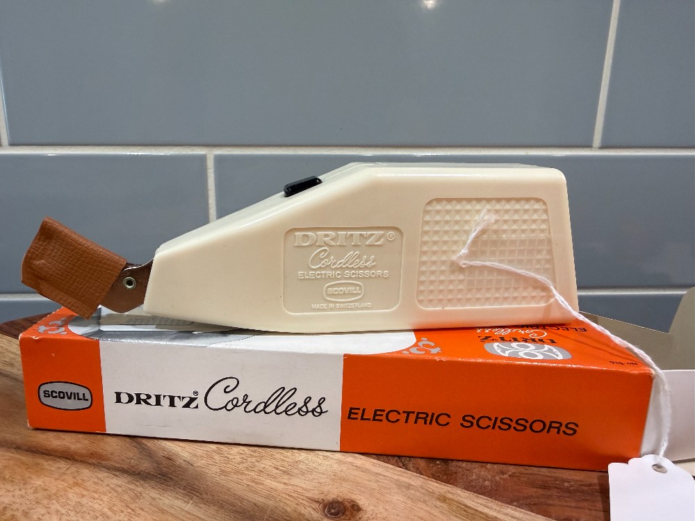 Vintage Dritz Cordless Electric Scissors