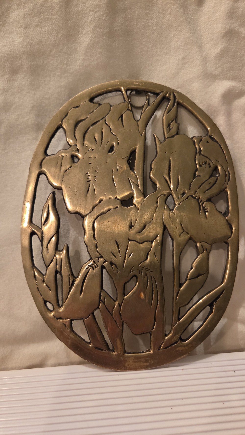 KP-1778  brass trivet embossed Iris