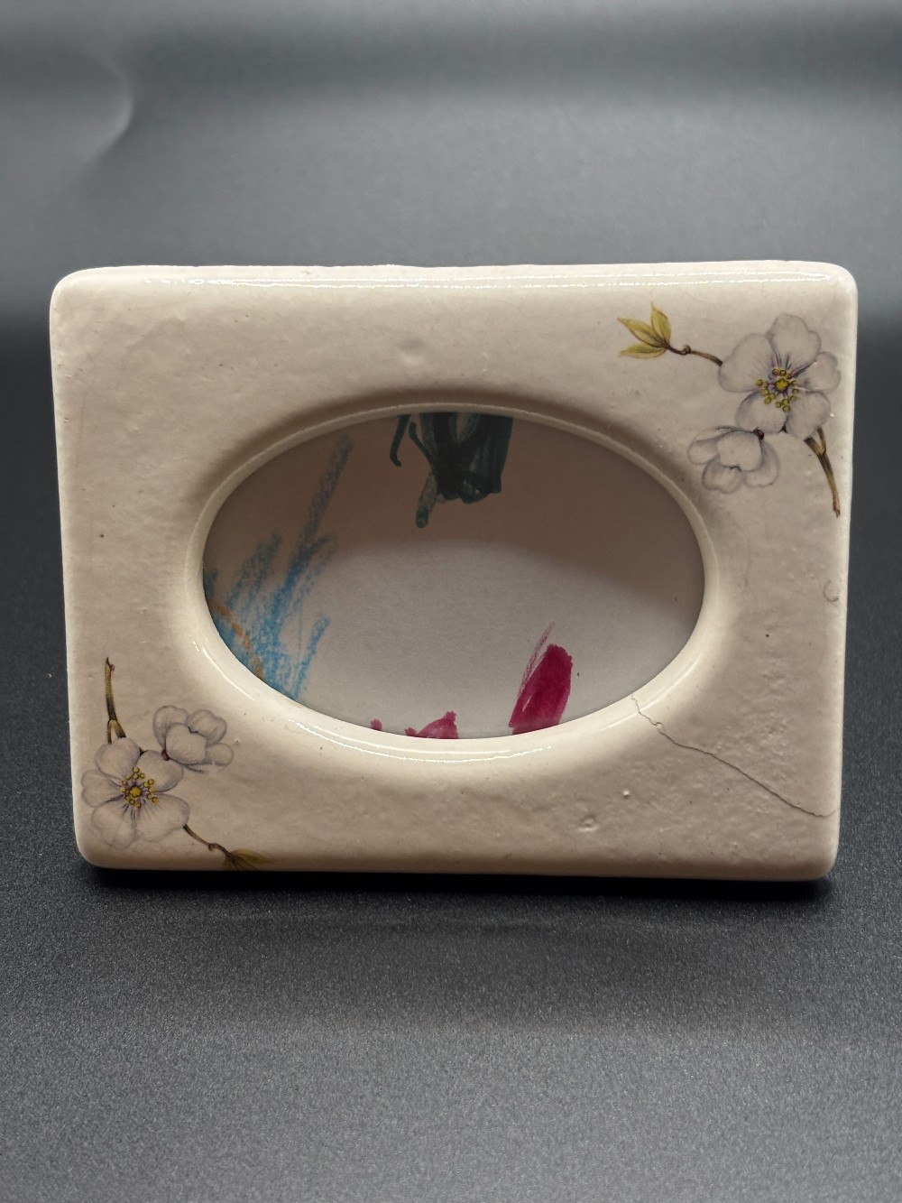 Frame table white oval ceramic photo dogwood flower design AS IS