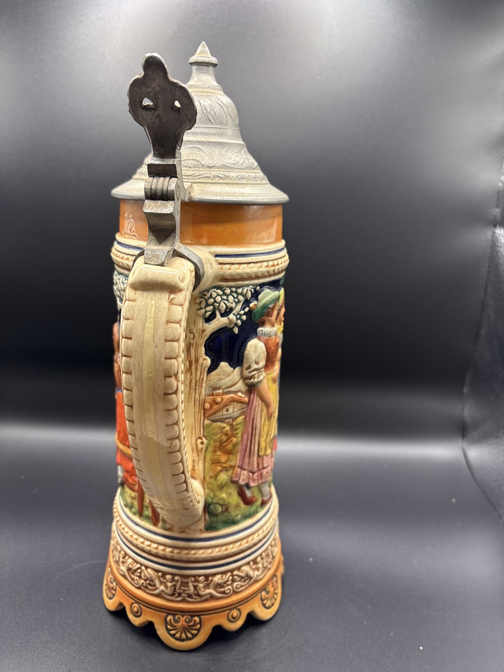 German Style Relief Beer Stein With Hinged Lid 1/2 L ~11.5 in H