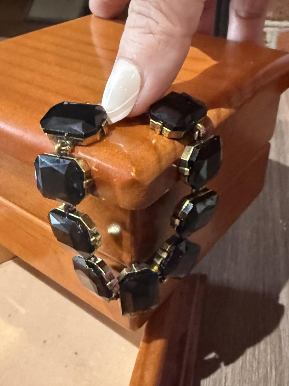 Bracelet Black Rectangle Jewels Set in Antique Gold