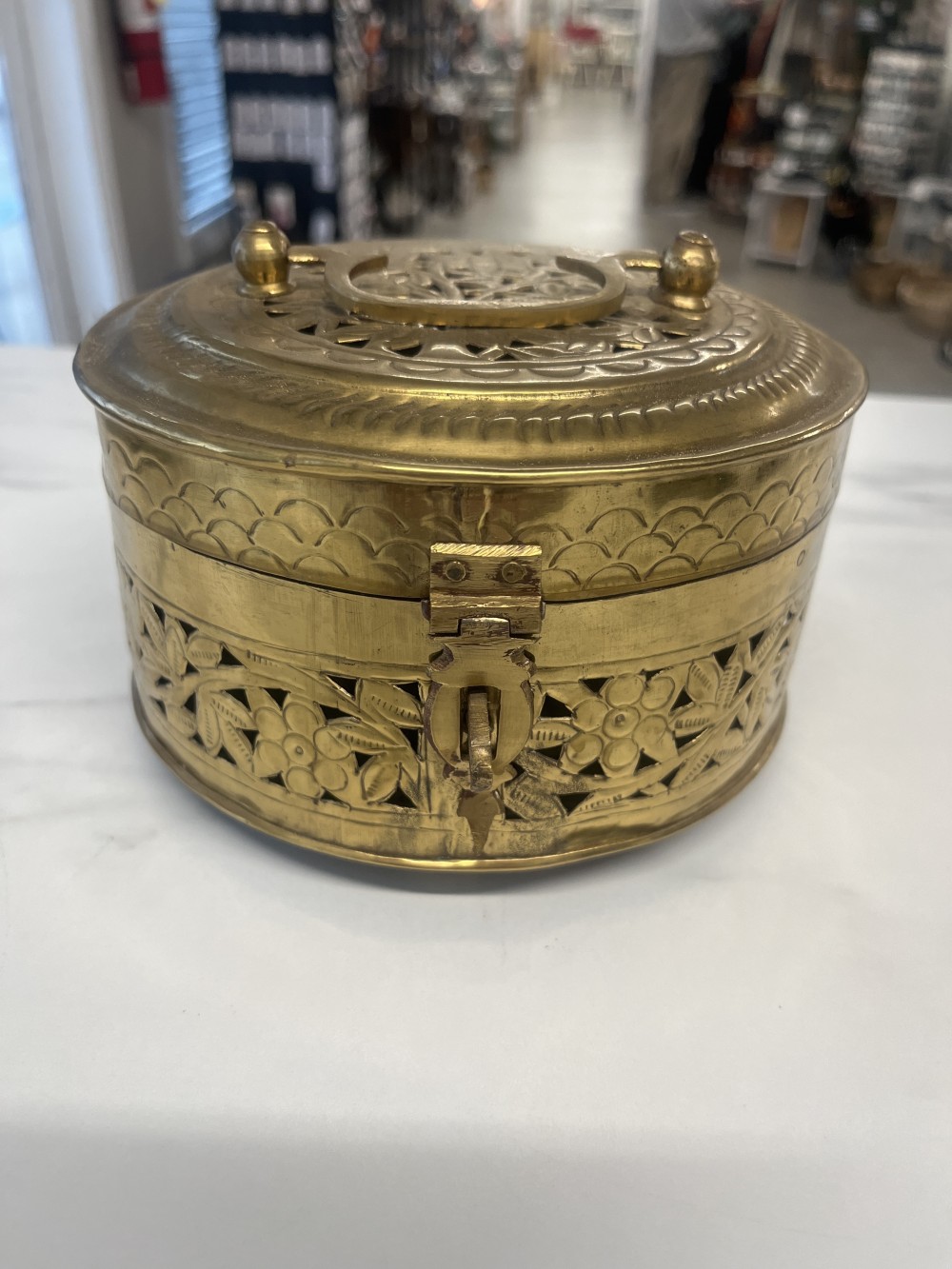 Vtg oval brass cricket box