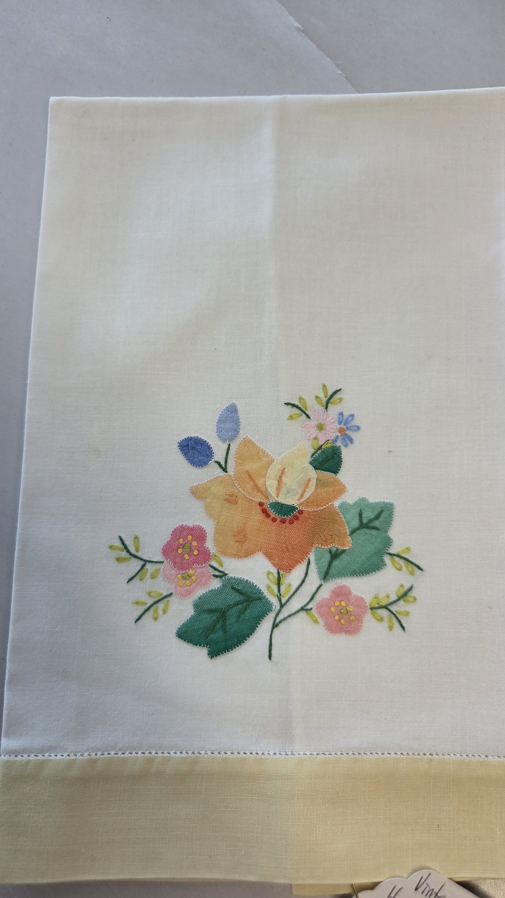 LN-1267 hand applique hand towel