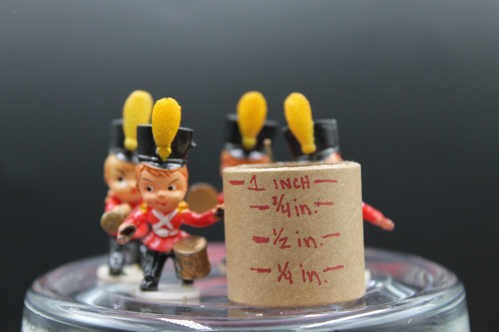 Vtg 1960s microminiature plastic toy soldier figurines, Hong Kong