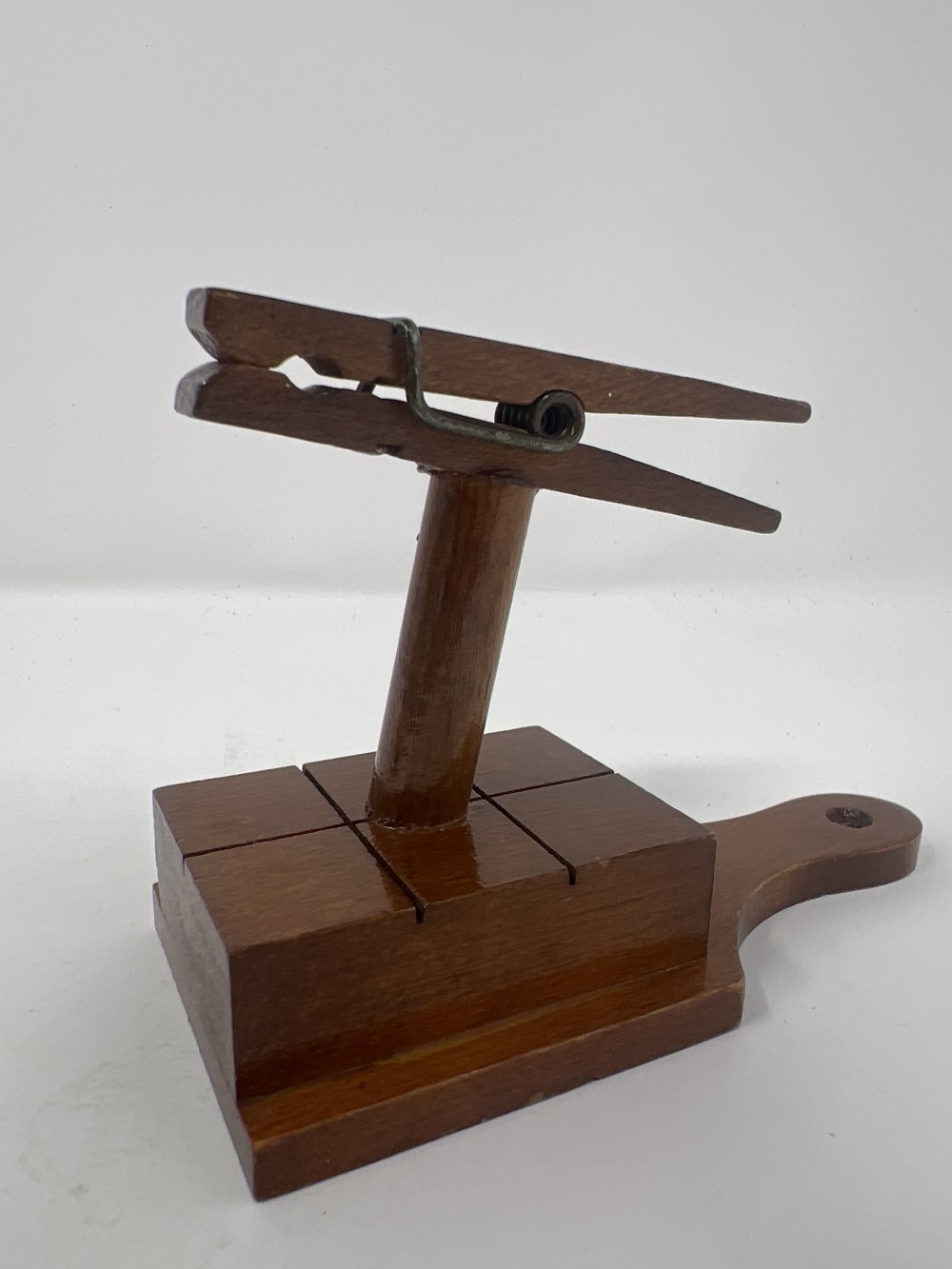 Vtg Wooden Clothespin Photo/Note Holder