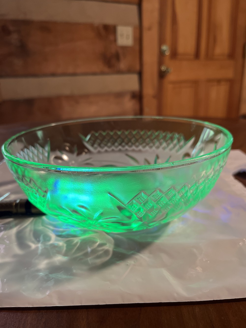 1920s uranium glass bowl GLOWS