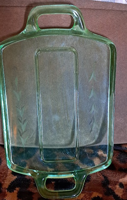 Uranium glass tray