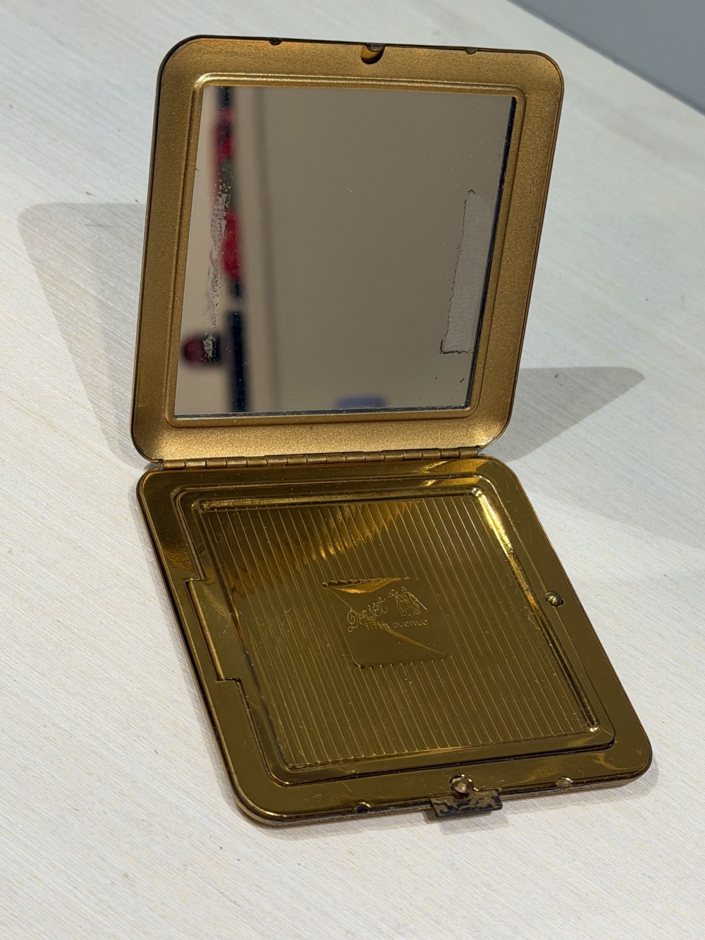 Vintage Fifth Avenue Compact