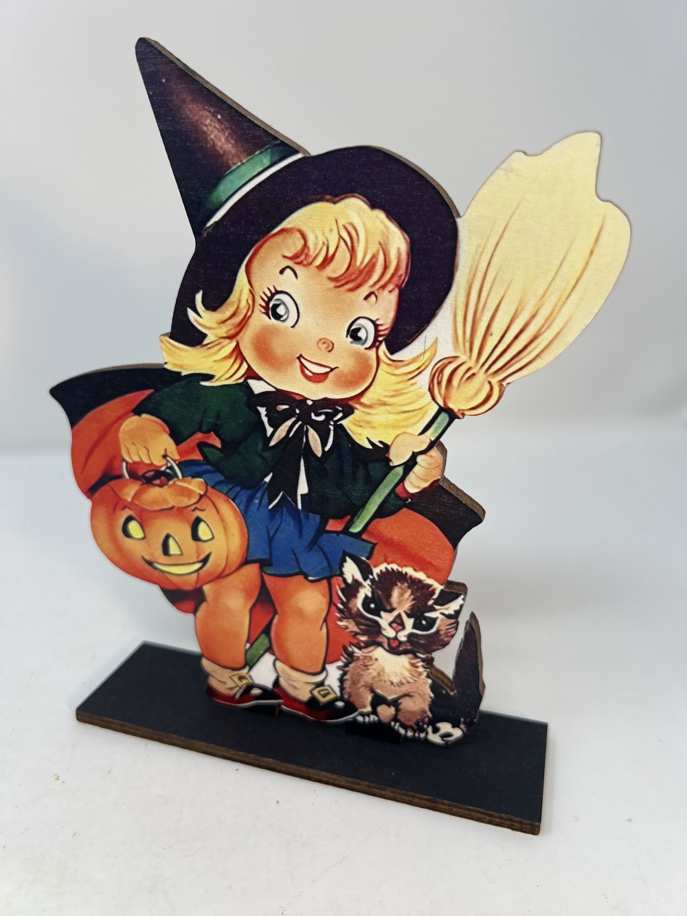 Vintage-inspired Halloween Diecut Decoration