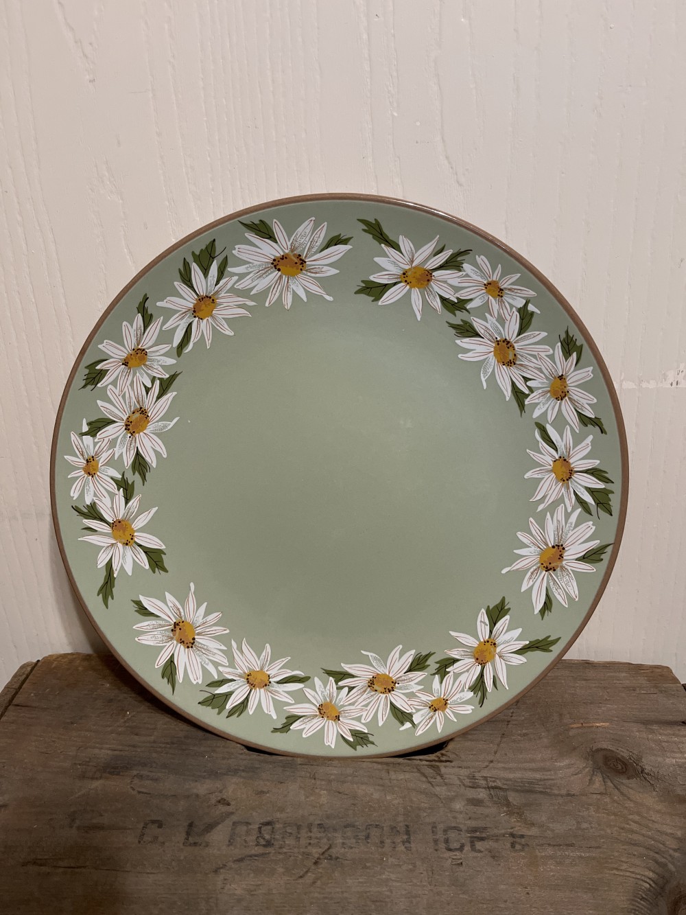 1960s Taylor Smith Taylor Daisy plate