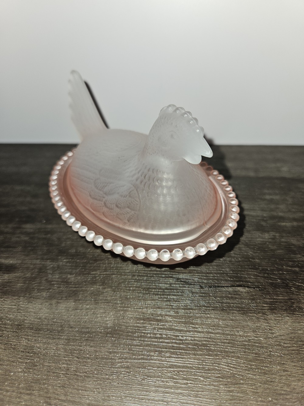 Satin Pink Hen on Nest dish
