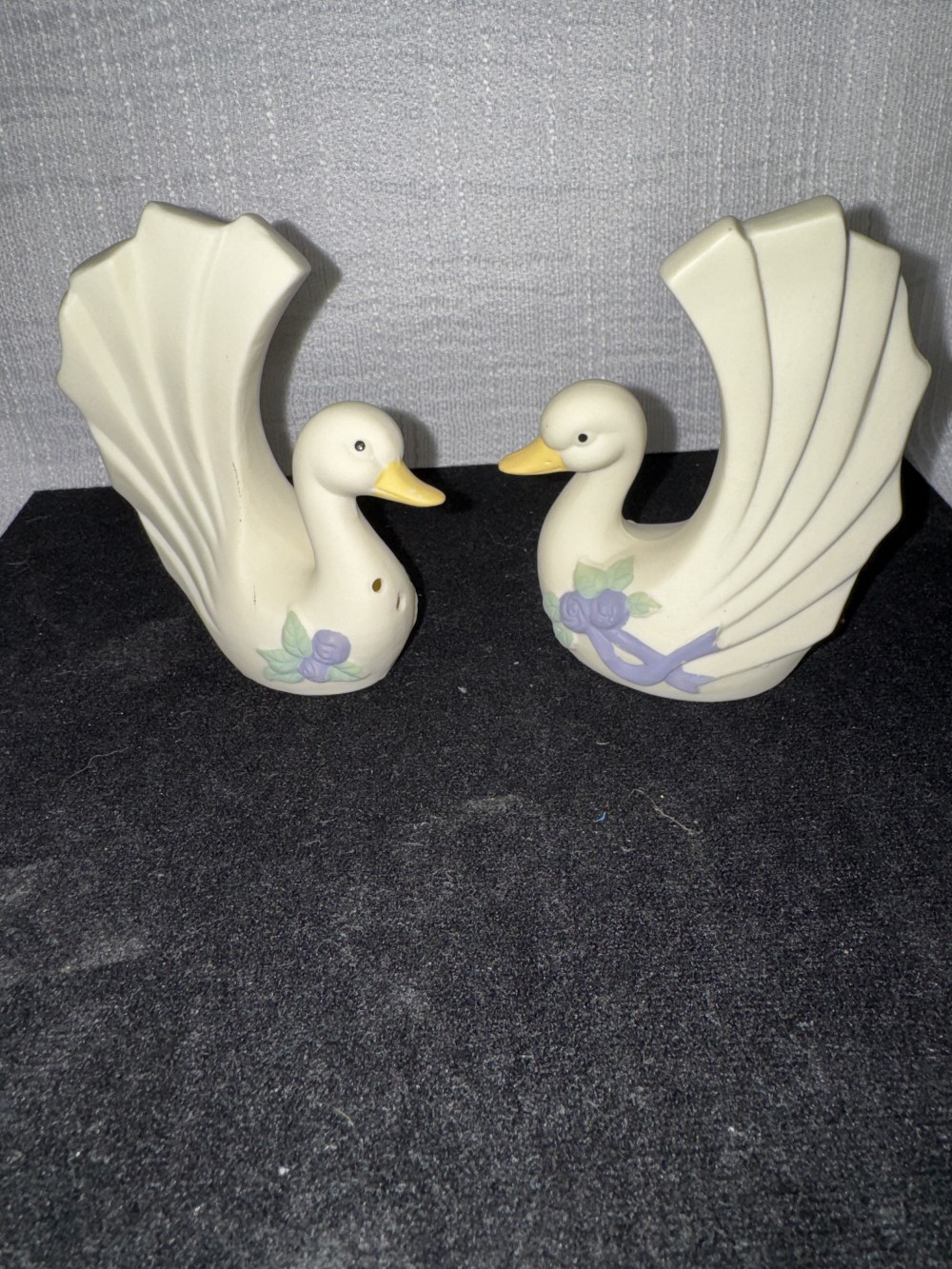 SWAN PORCELAIN SALT & pEPPER