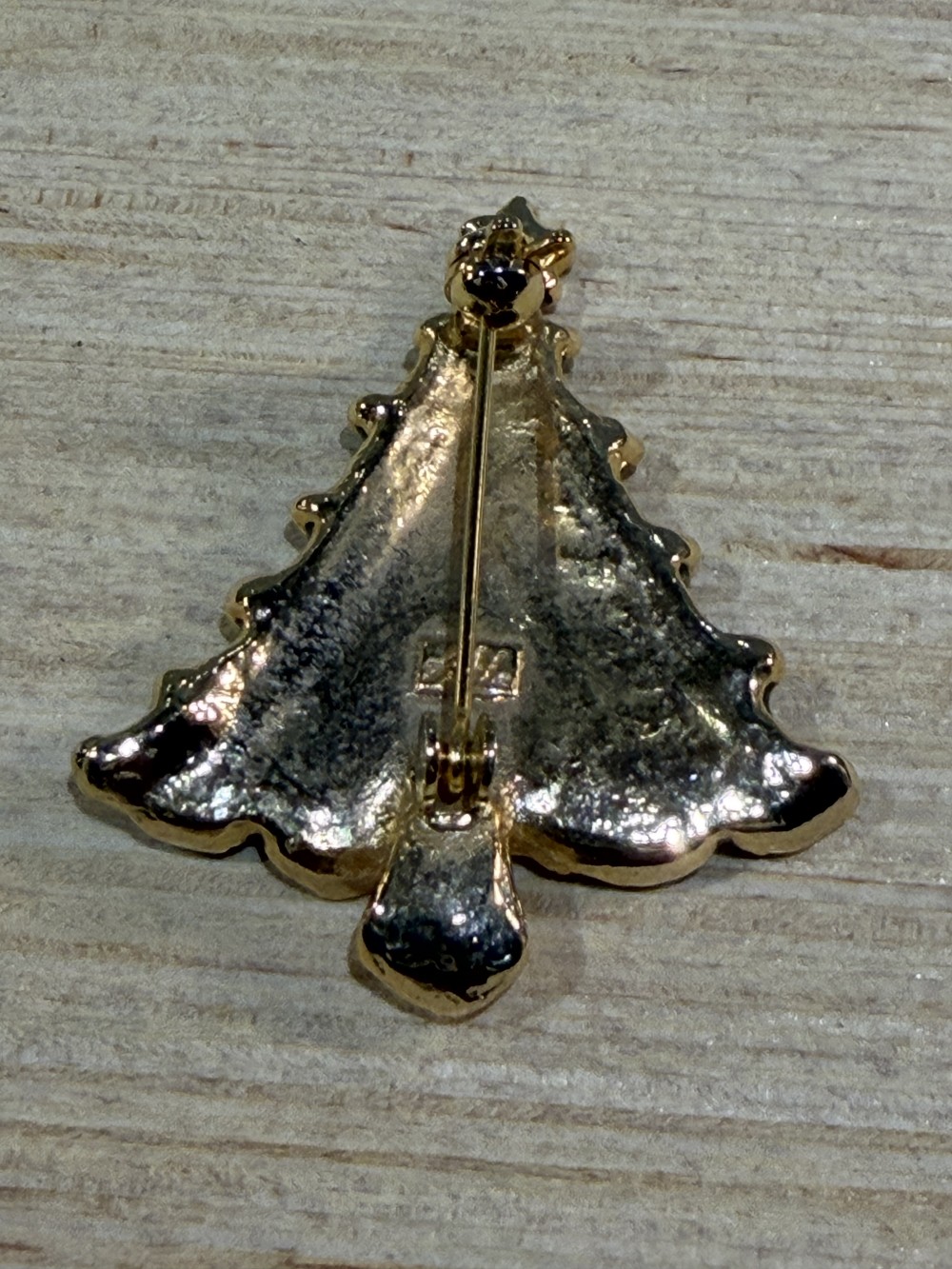 VTG Green Enamel Christmas Tree Brooch with Red Star