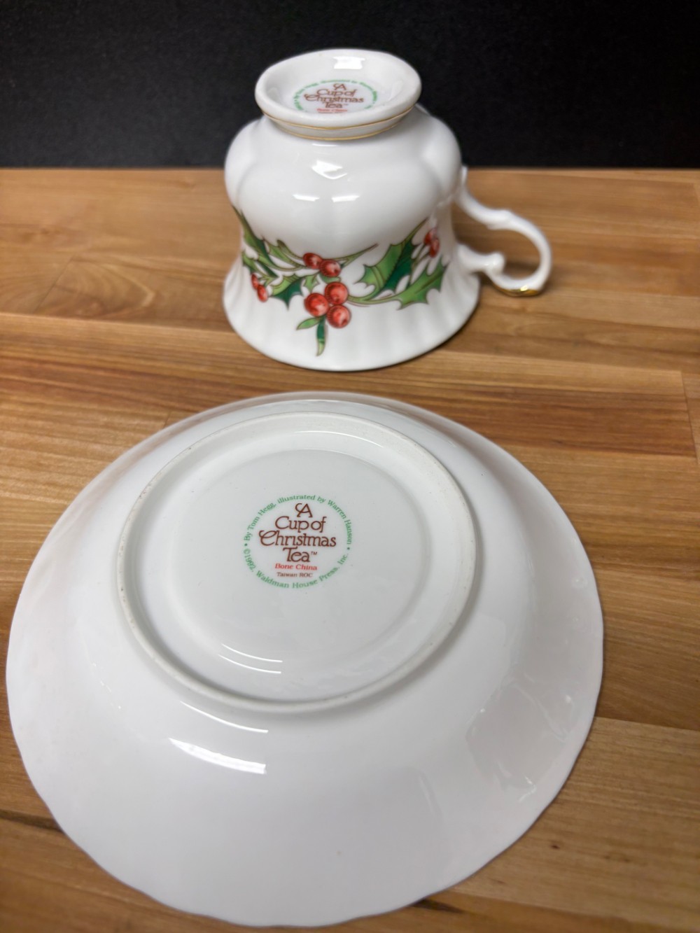 A Cup of Christmas Tea Fine Bone China Cup & Saucer Holly Berry Christmas 1992