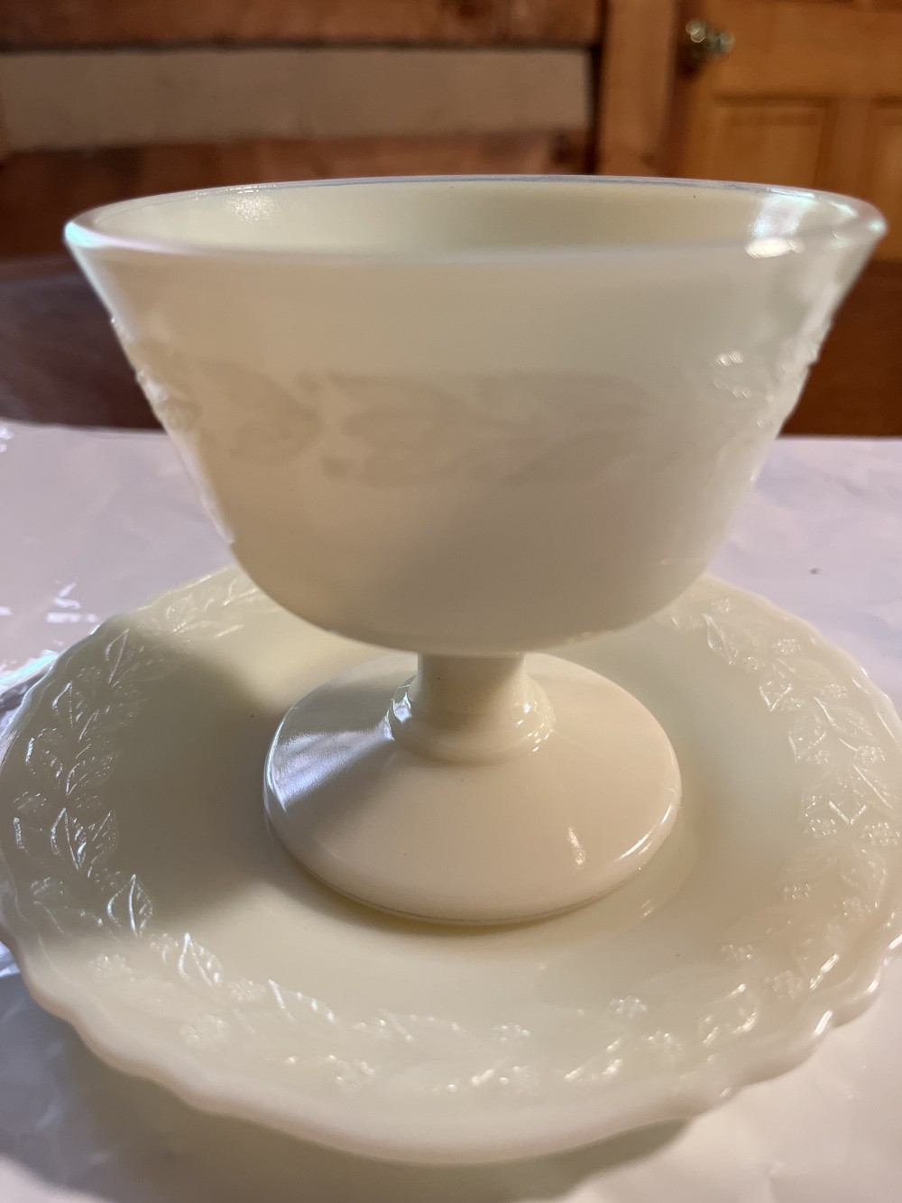 1930s McKee Custard cup & plate GLOWS