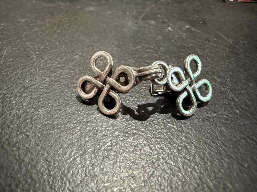 Sweater Clips - Double Loops in silver