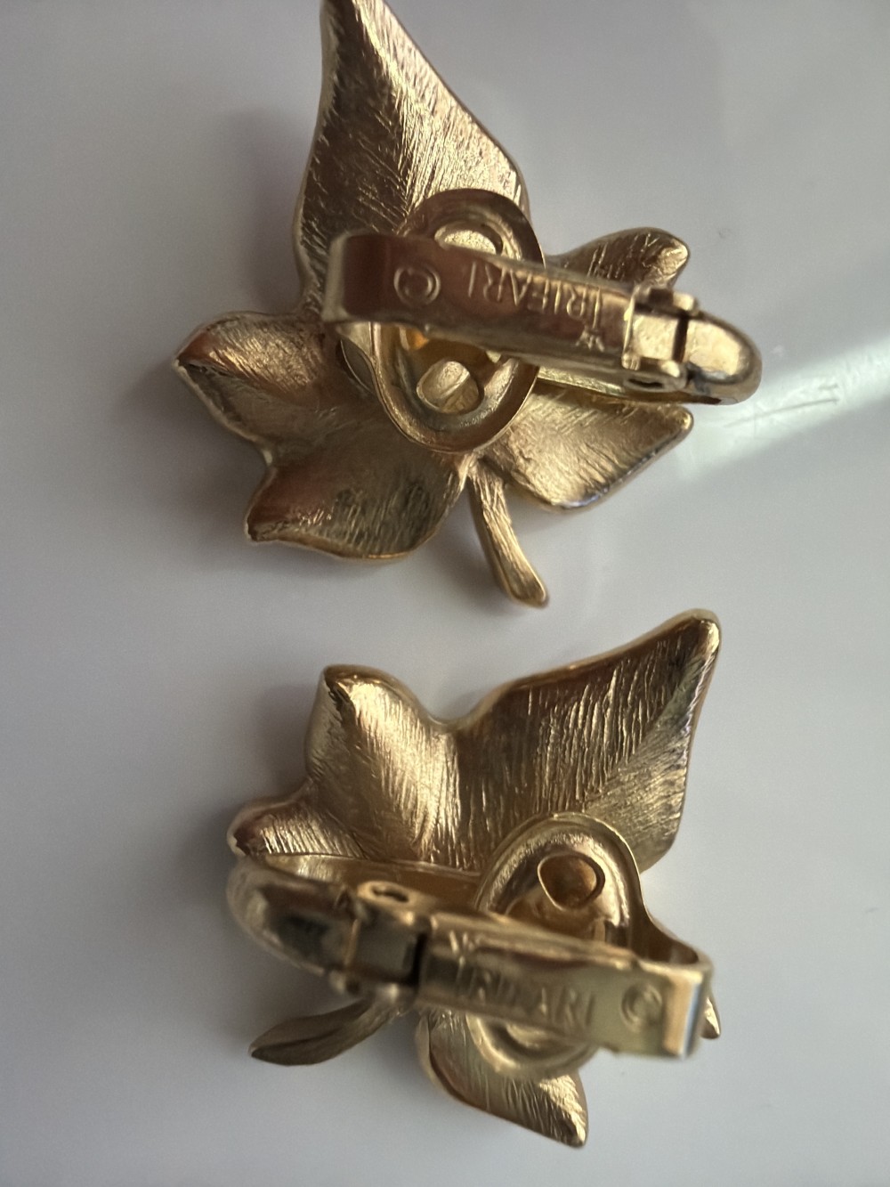 Vintage Trifari Gold Tone Leaf Clip-On Earrings