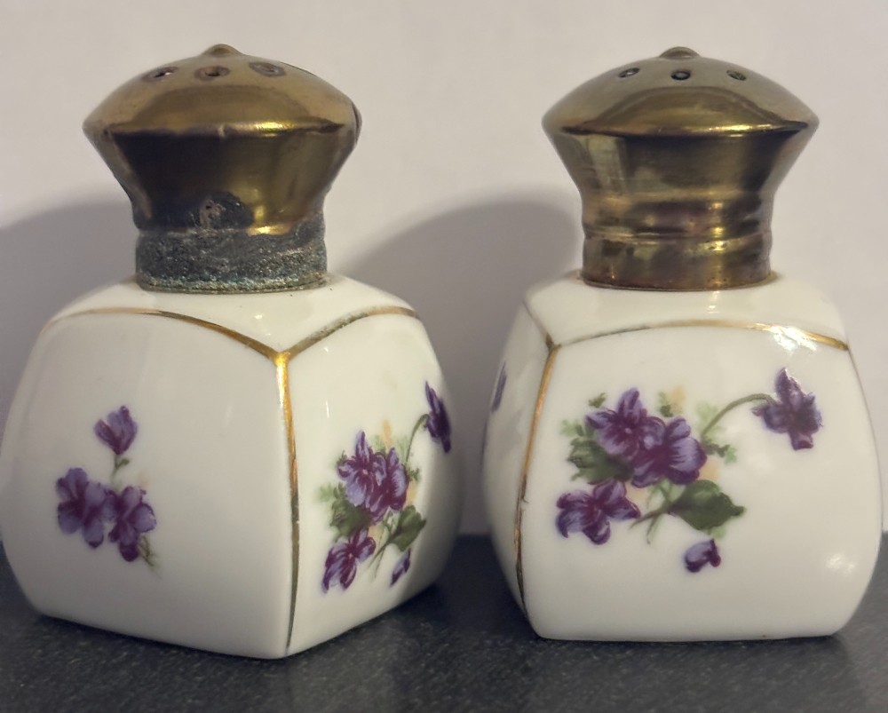 Porcelain white w/violets salt & pepper shakers gold tone screw tops