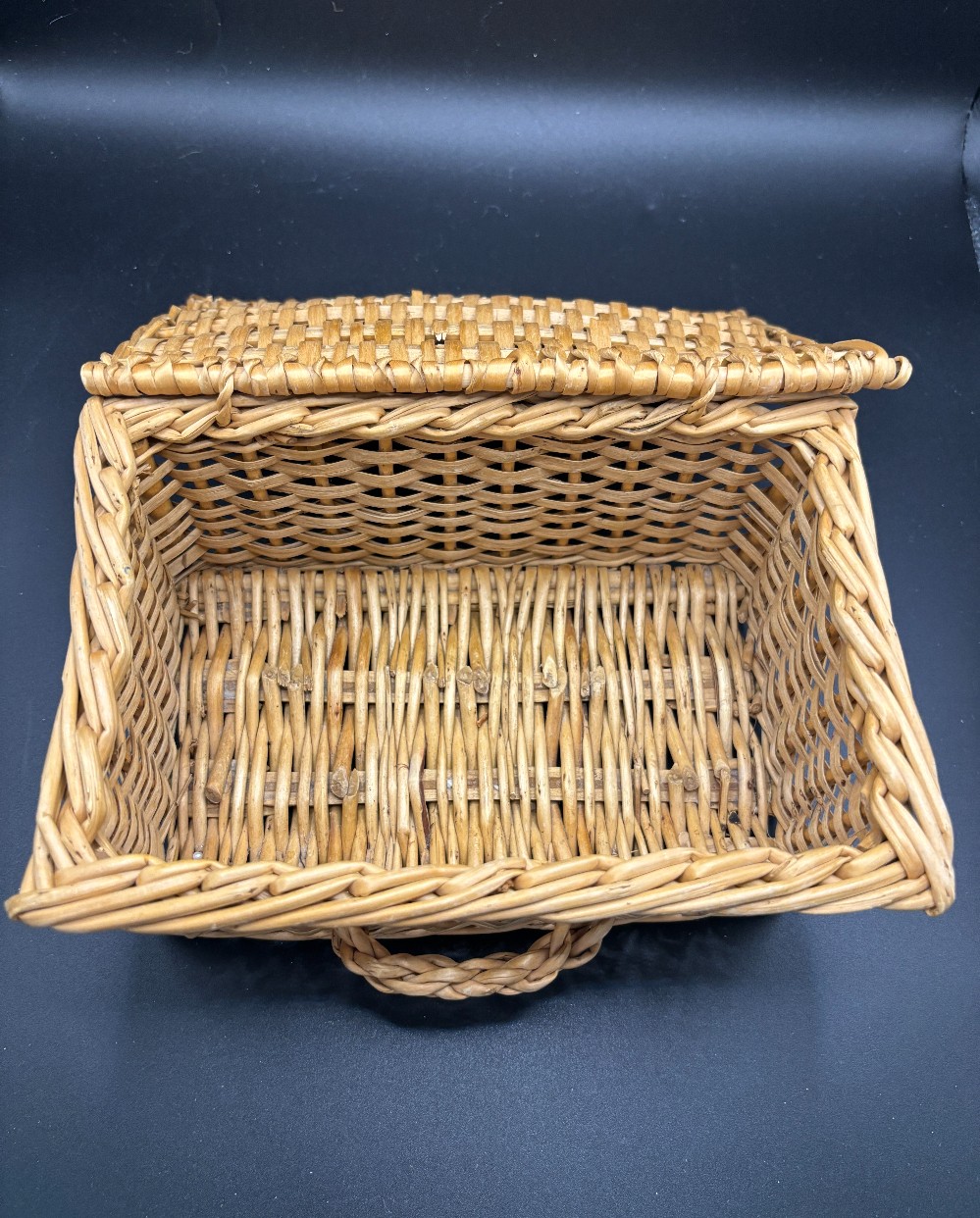 Basket small woven rattan suitcase picnic basket w/lid & handle