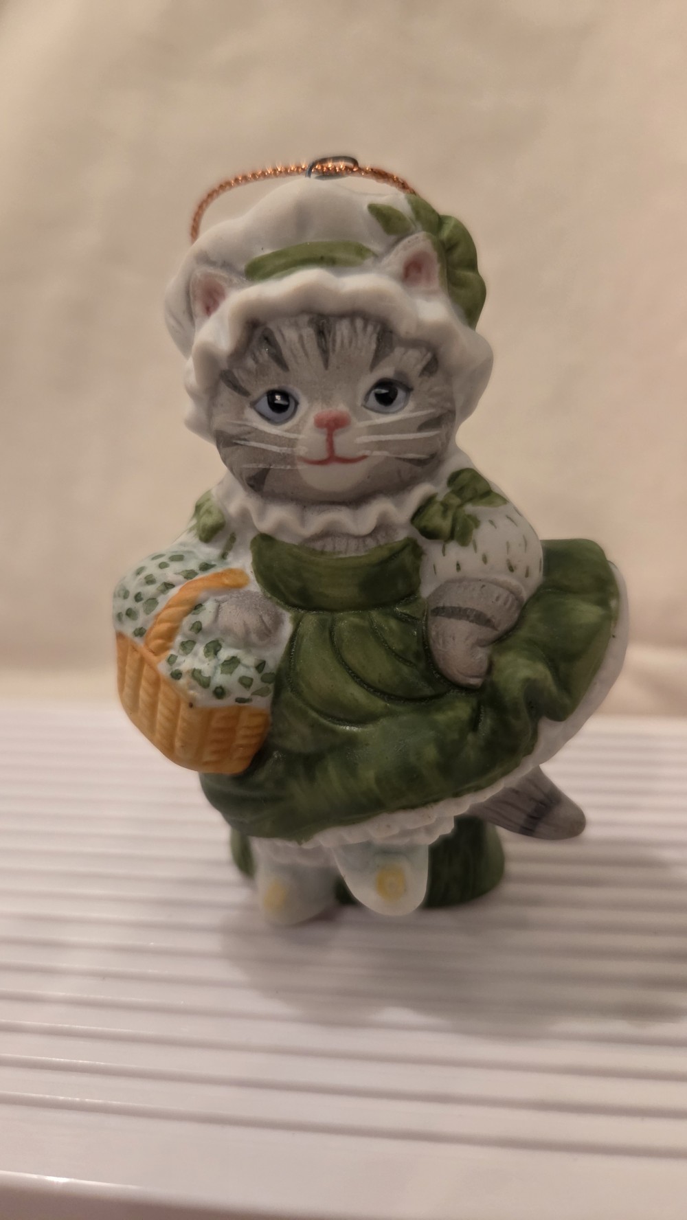 DO-1722 1988 Irish Lass figurine
