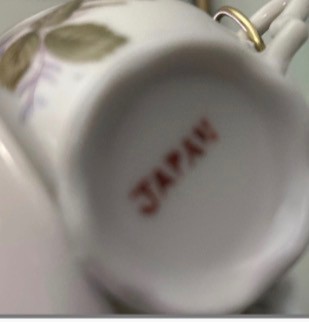Bird feeder: The Royal Carnation Cafe Teacup/Saucer