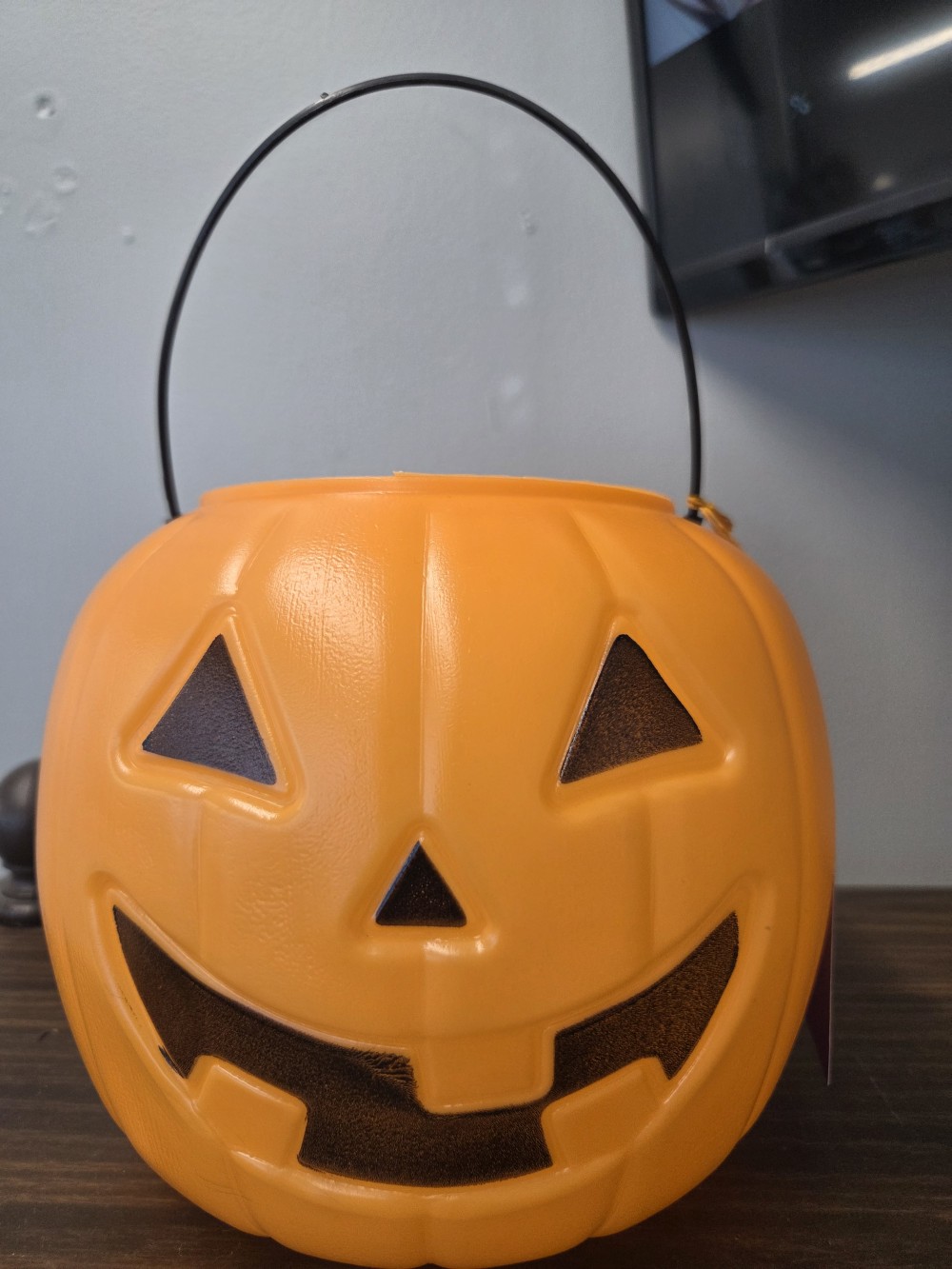 DO-1440 orange plastic Jack-O-Lantern