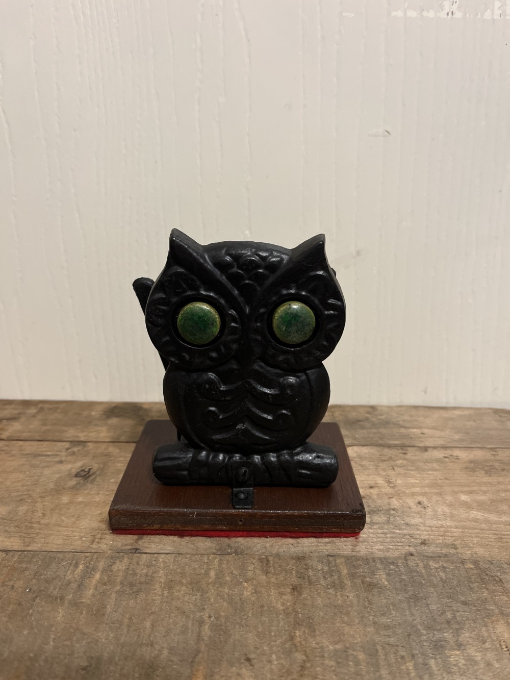 Vtg cast iron owl napkin holder