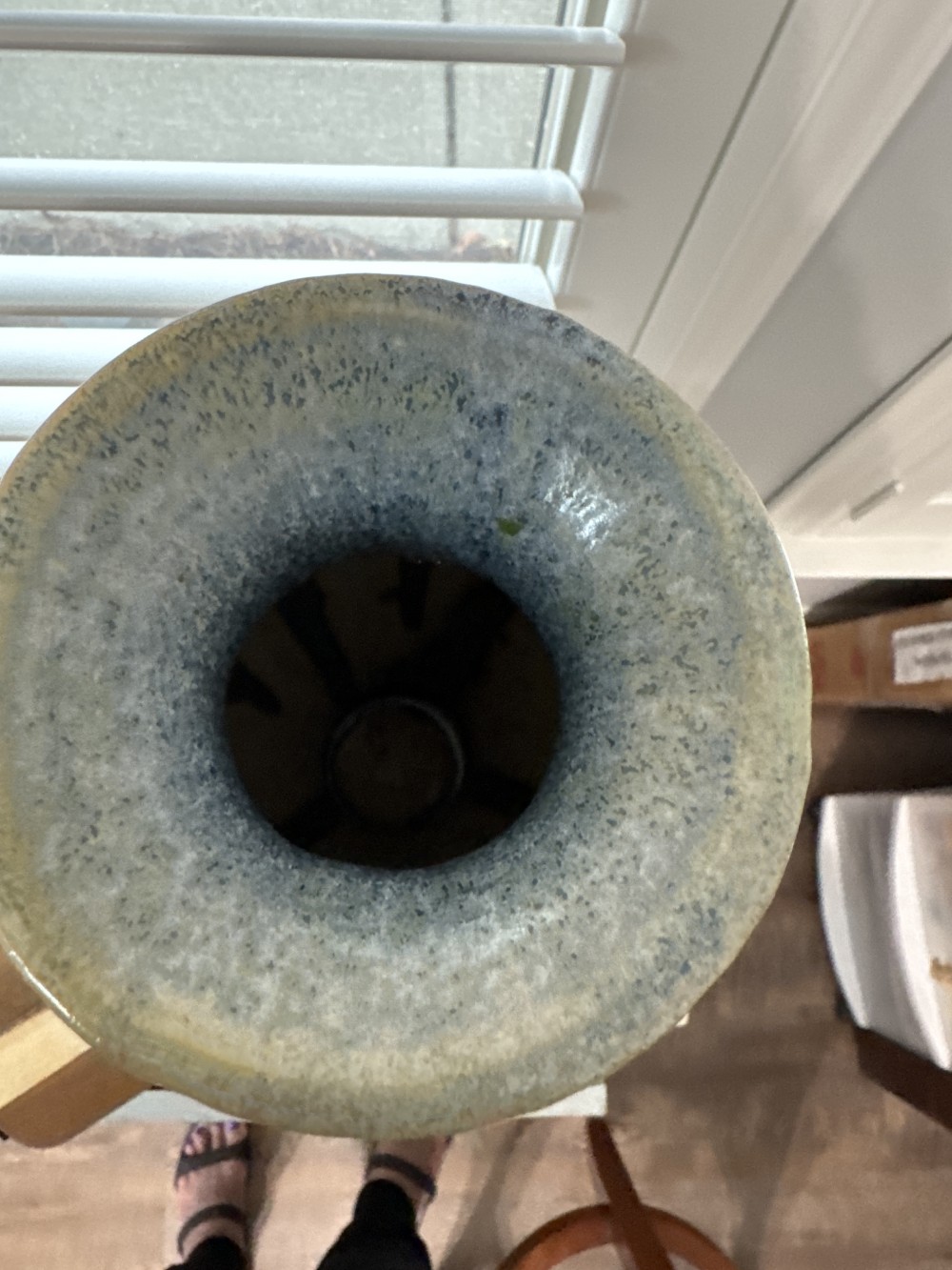 CERAMIC VASE,  RIBBED IN SHADES OF BLUE & OCHRE