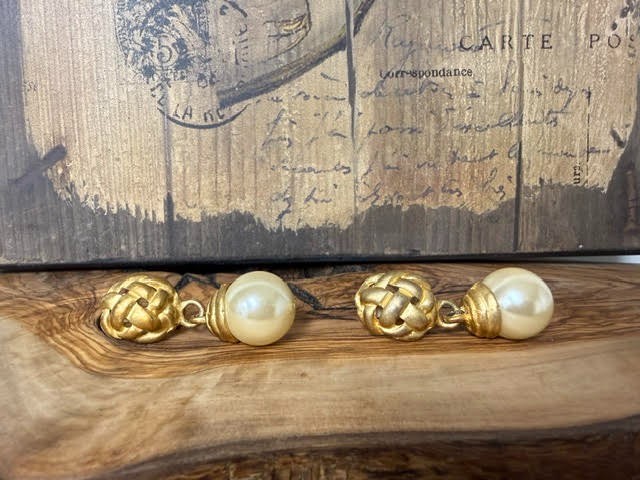 1980s Large Faux Pearl Earrings Gold Tone Metal Clip Earrings