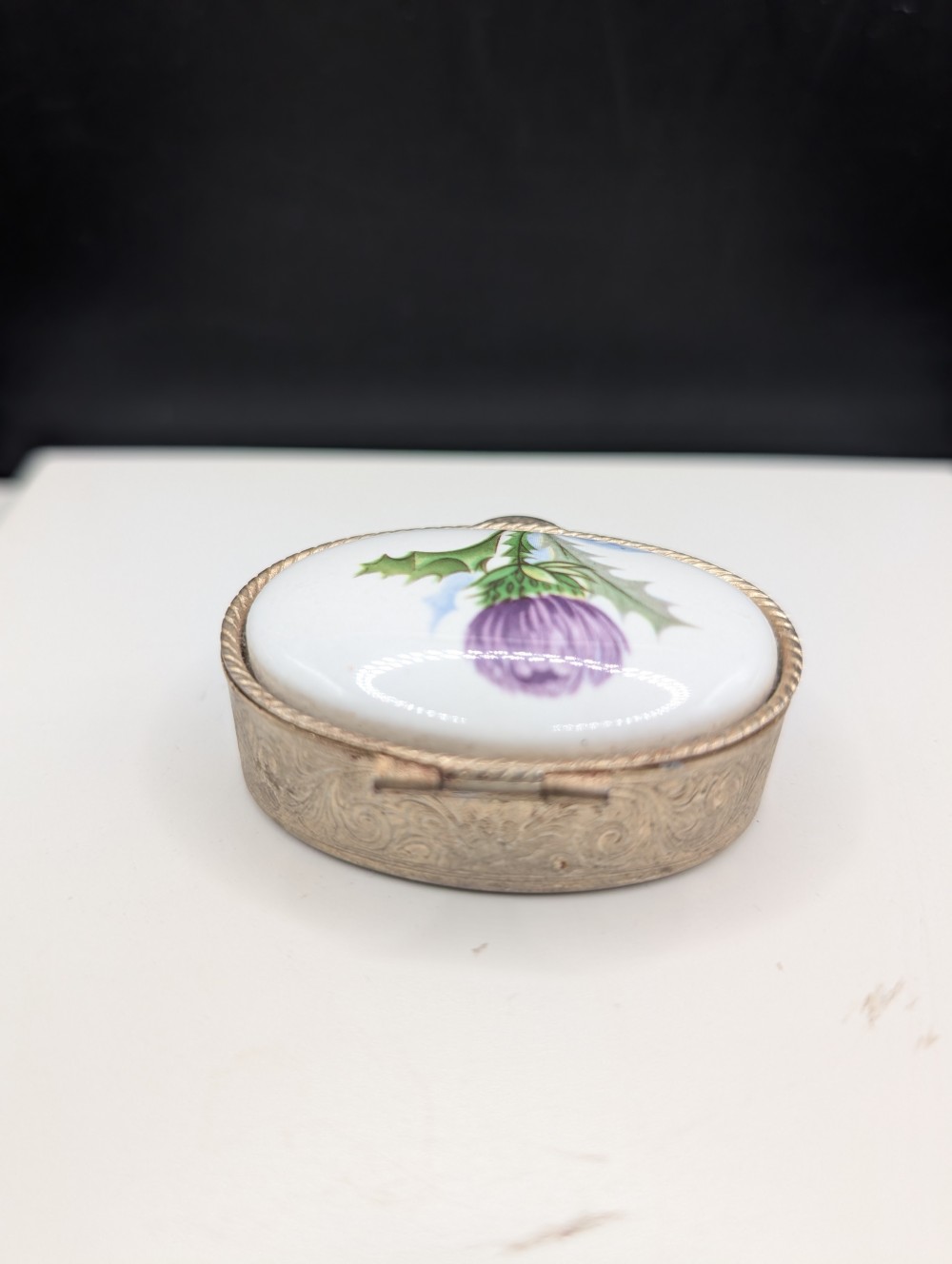 Vtg ceramic/metal pill box