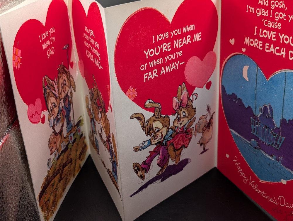 Vintage fold-out Valentine card