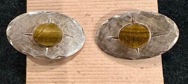 Vint gold tone tiger's eye cuff links